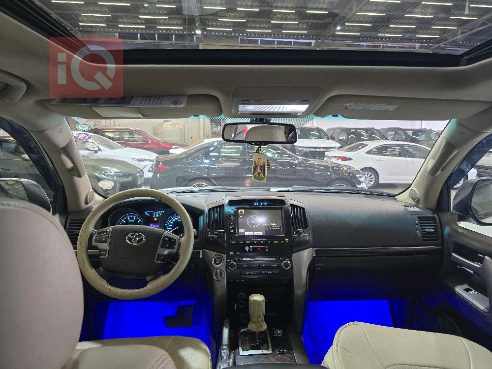 تويوتا لاندكروزر